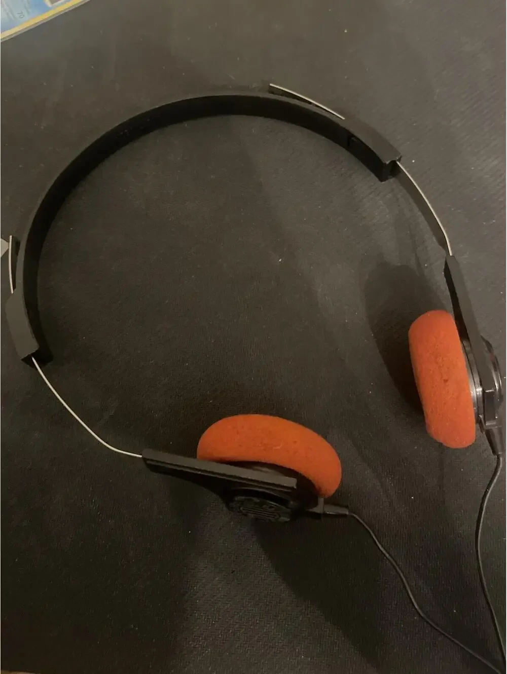Sony Walkman WM-11 tested working, missing back battery cover w/headphones